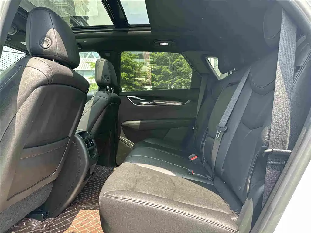 Cadillac XT5 — фото 19