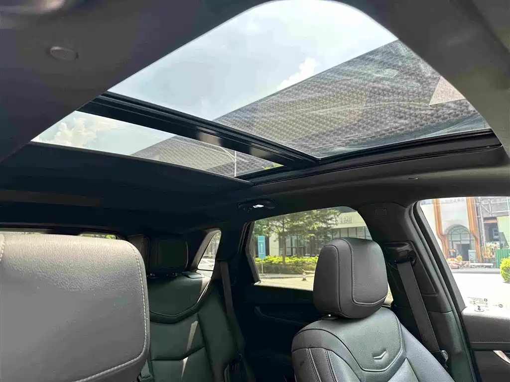 Cadillac XT5 — фото 22