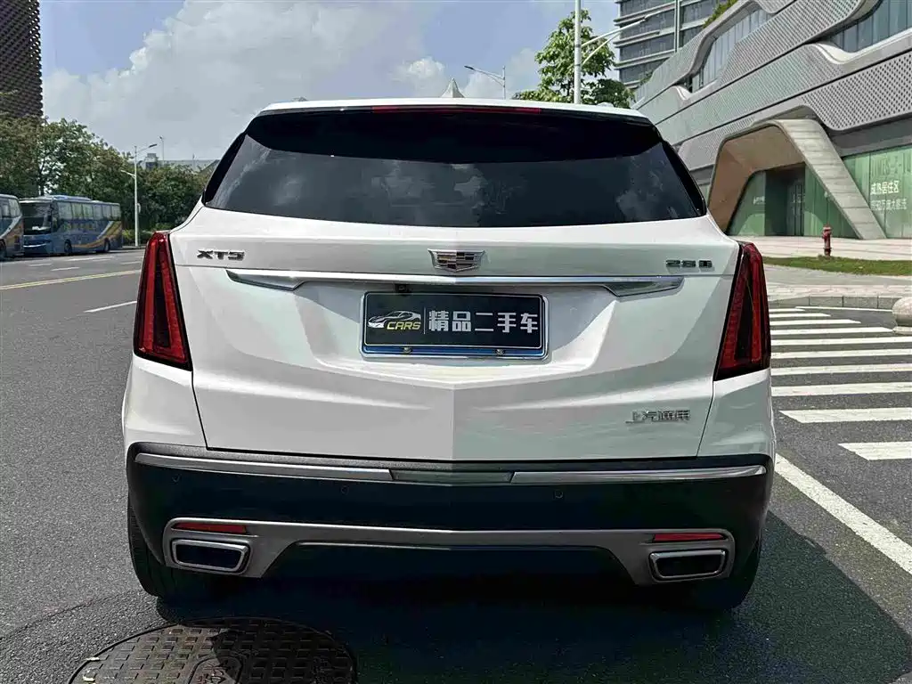 Cadillac XT5 — фото 8