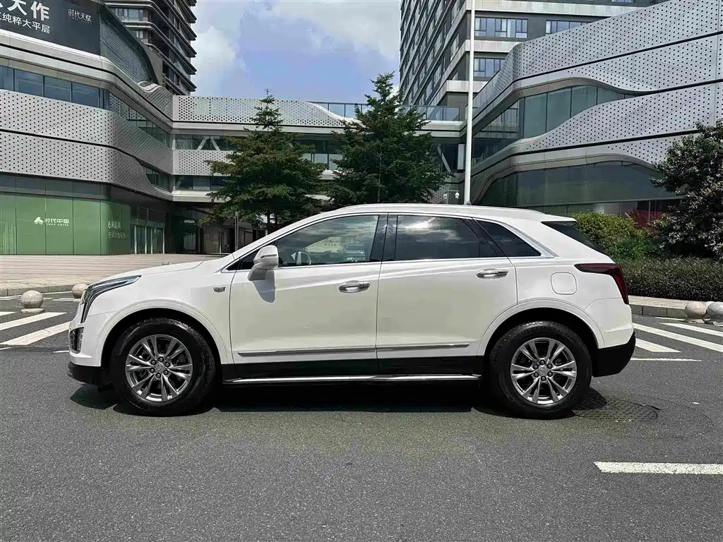 Cadillac XT5 — фото 10