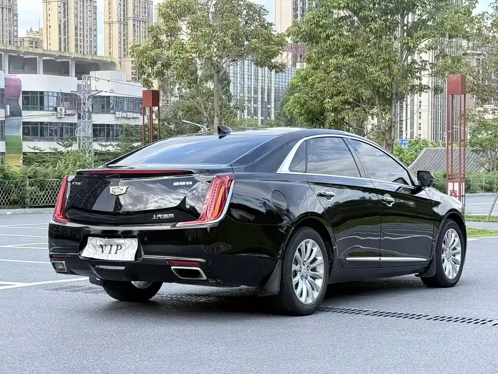 Cadillac XTS — фото 7