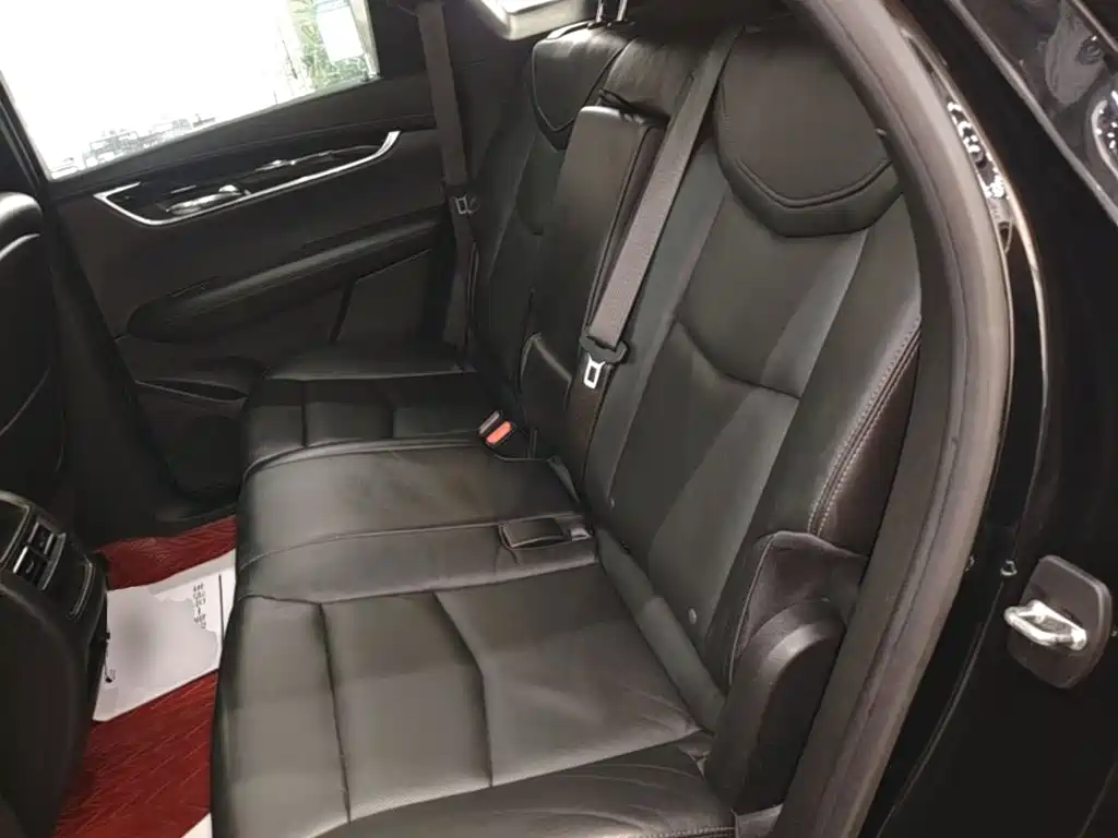 Cadillac XT5 — фото 17