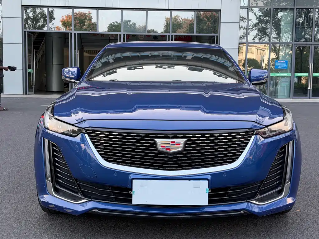Cadillac CT5 — фото 2