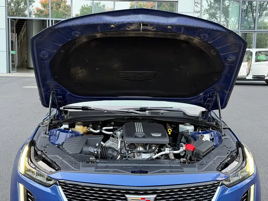 Cadillac CT5 — фото 13