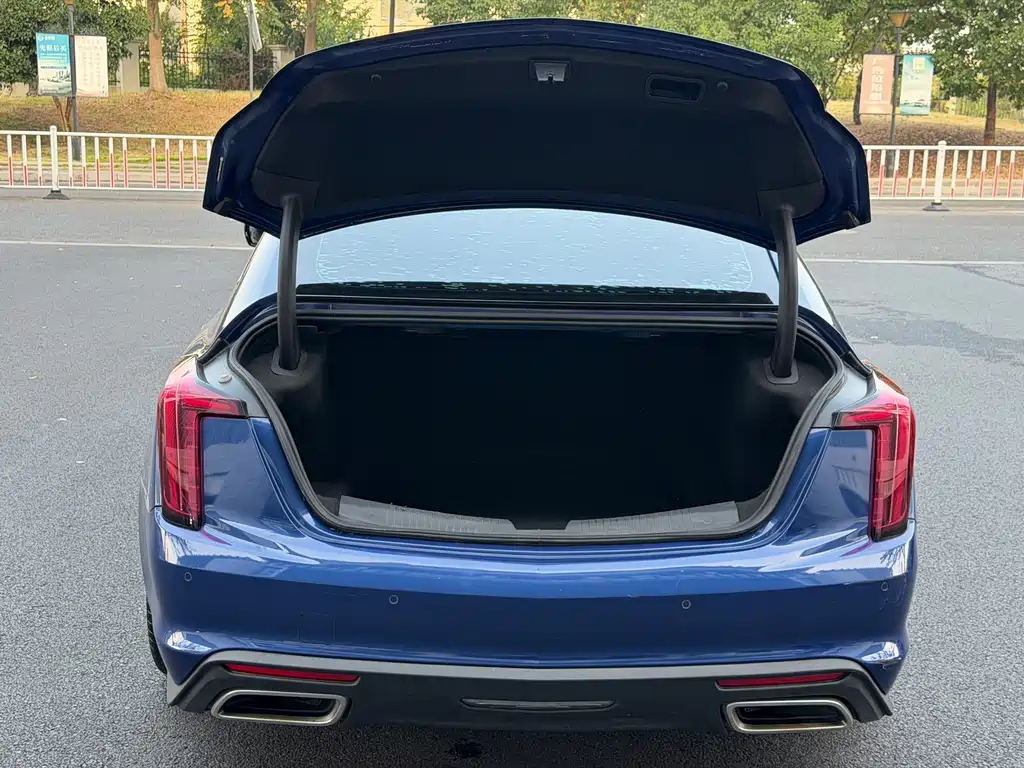 Cadillac CT5 — фото 15
