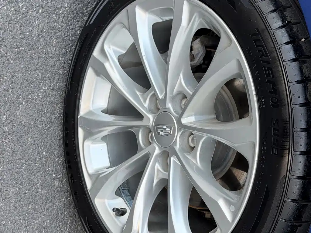 Cadillac CT5 — фото 8
