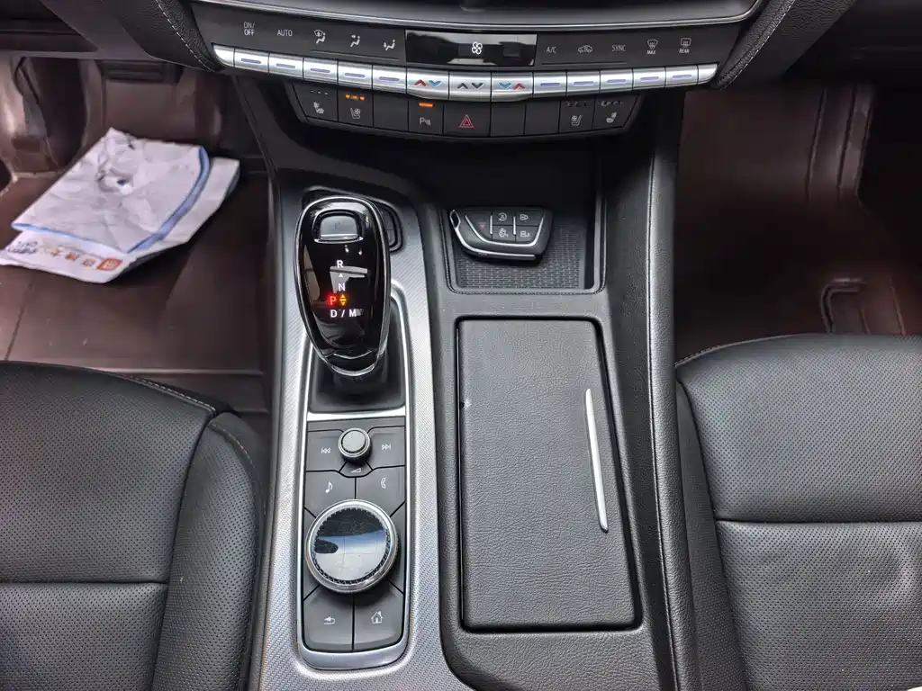 Cadillac CT5 — фото 13