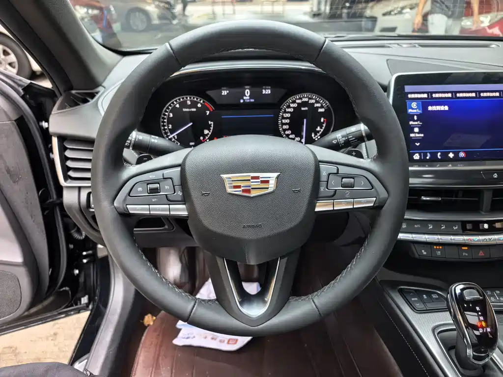 Cadillac CT5 — фото 6