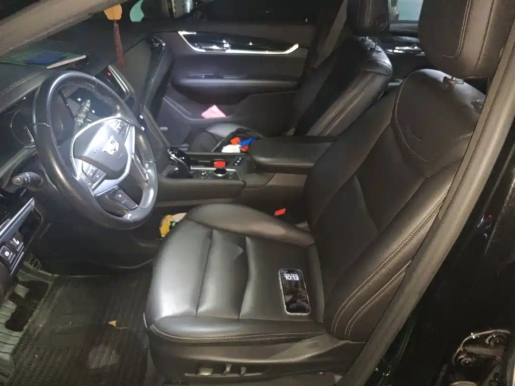 Cadillac XT5 — фото 16