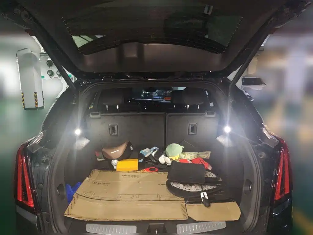 Cadillac XT5 — фото 20