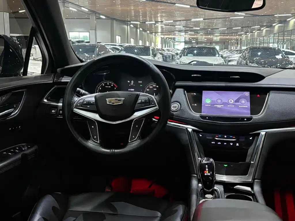 Cadillac XT5 — фото 11