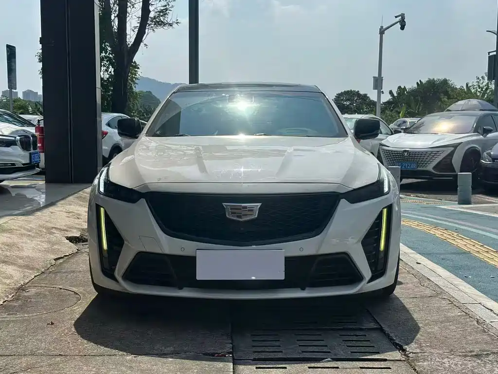 Cadillac CT5 — фото 2