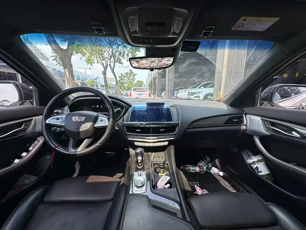 Cadillac CT5 — фото 8