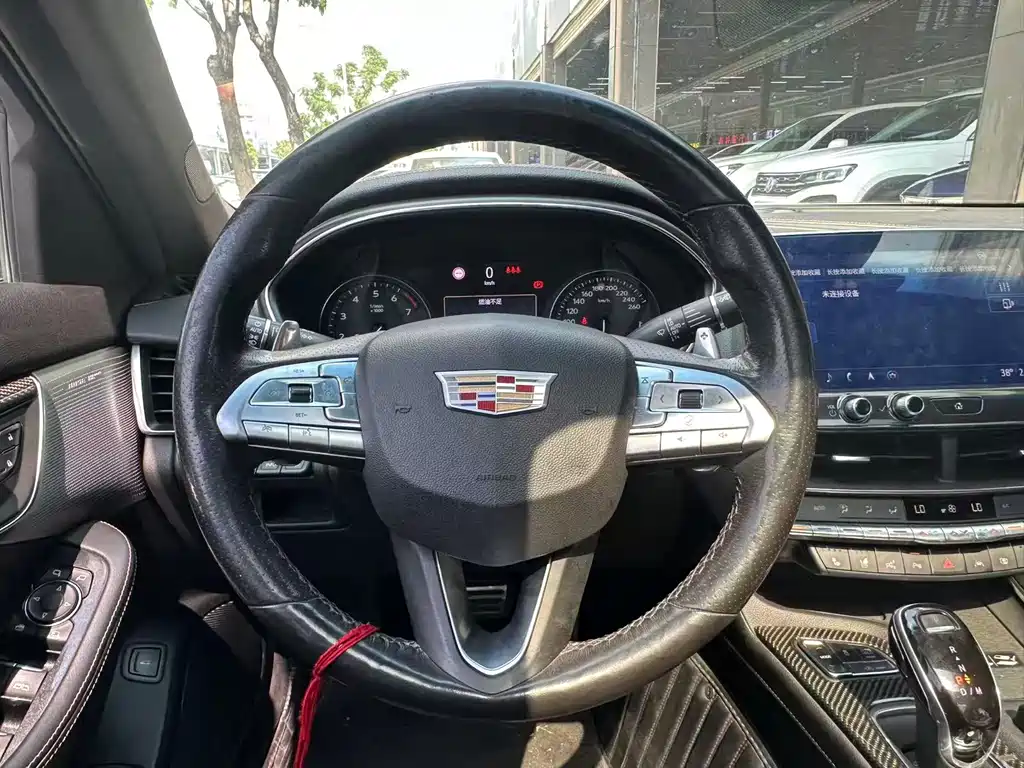 Cadillac CT5 — фото 10