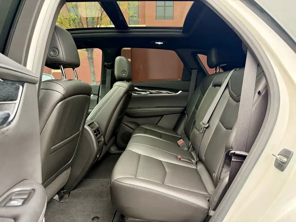 Cadillac XT5 — фото 6
