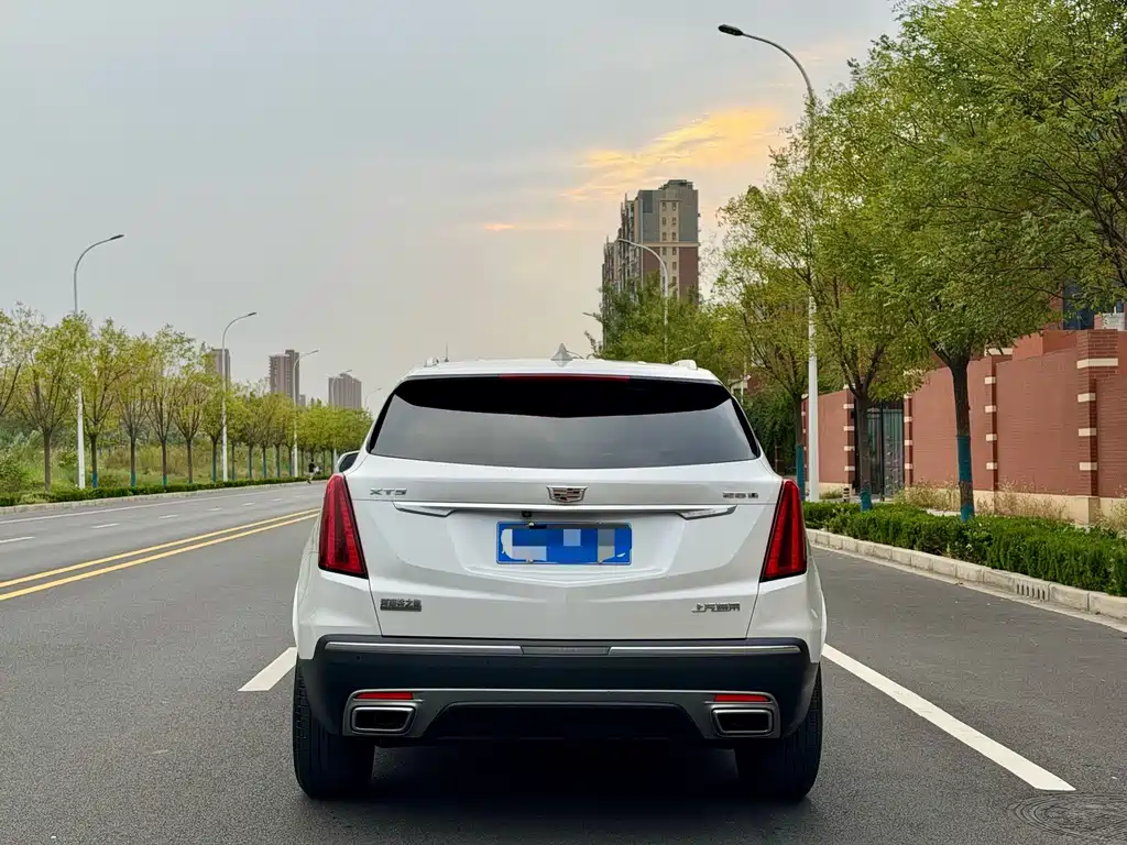 Cadillac XT5 — фото 8