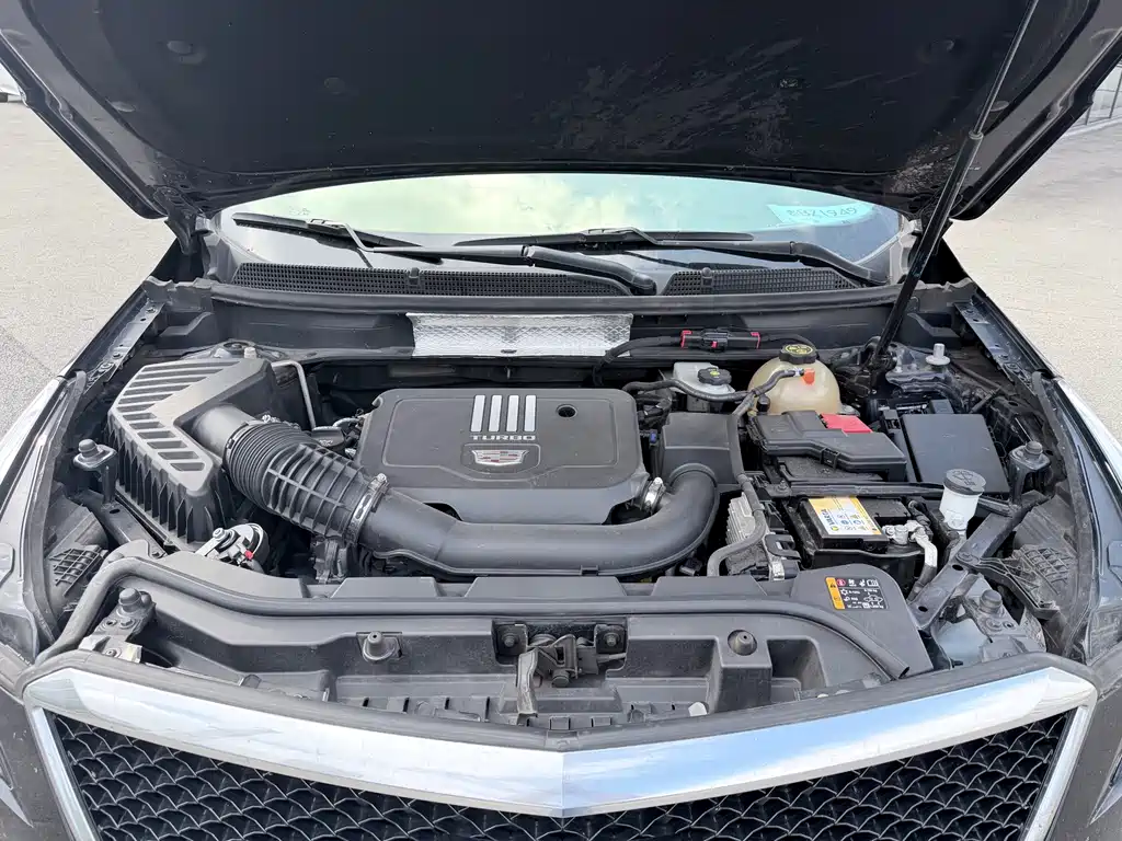 Cadillac XT5 — фото 9