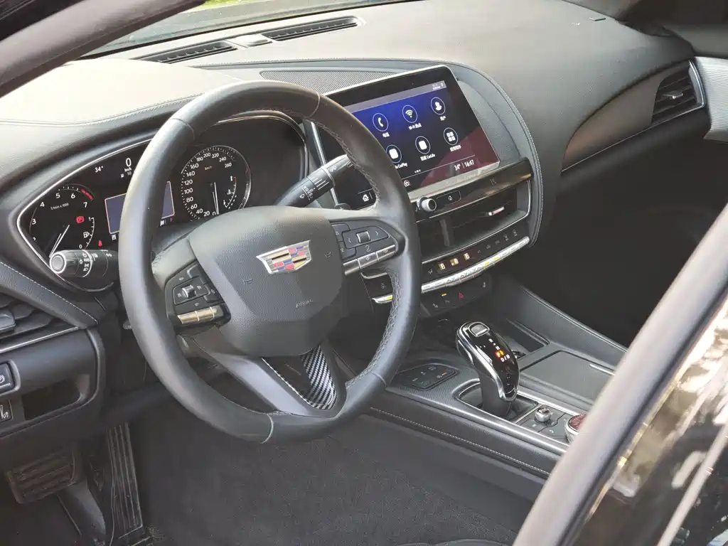 Cadillac CT5 — фото 11