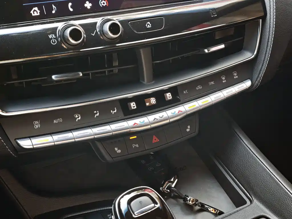 Cadillac CT5 — фото 15