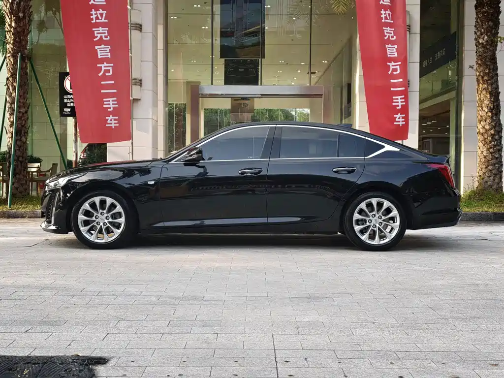 Cadillac CT5 — фото 4