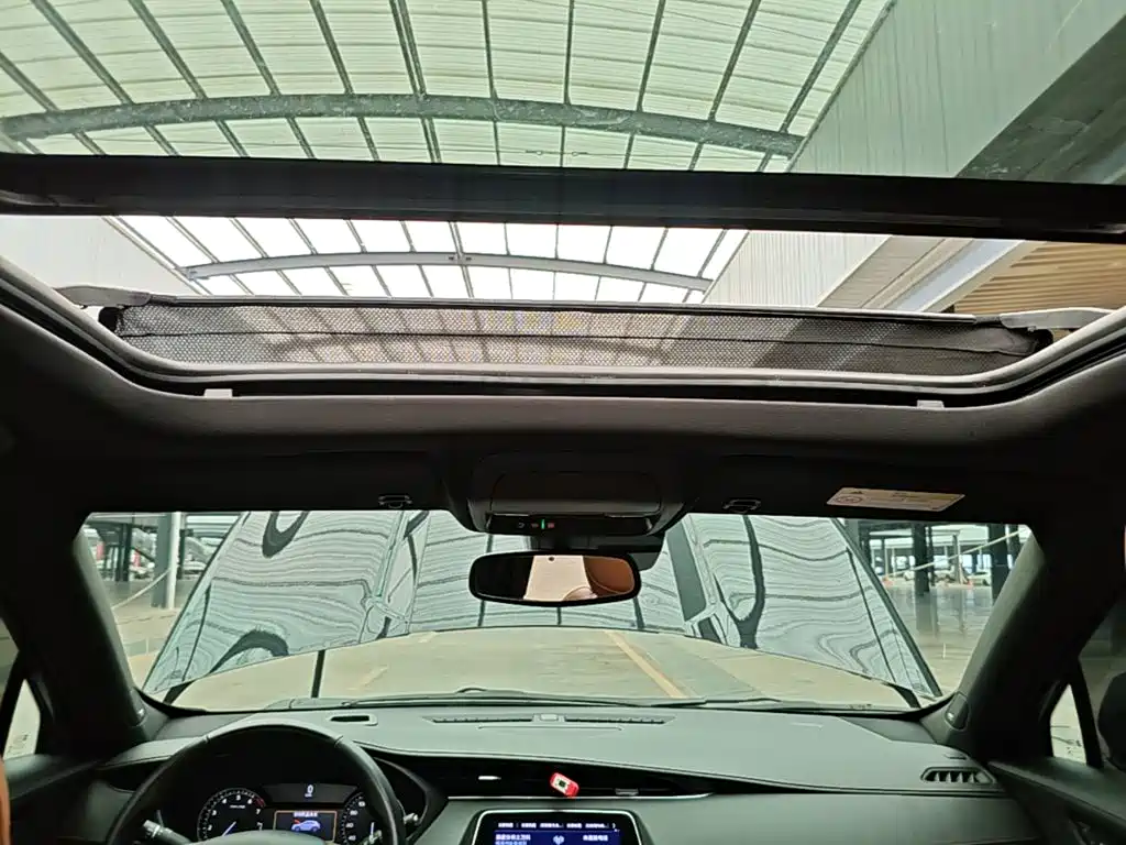 Cadillac XT4 — фото 18