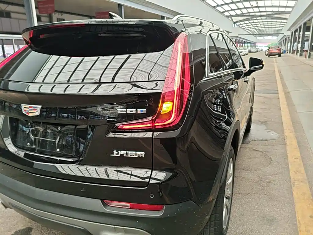 Cadillac XT4 — фото 8