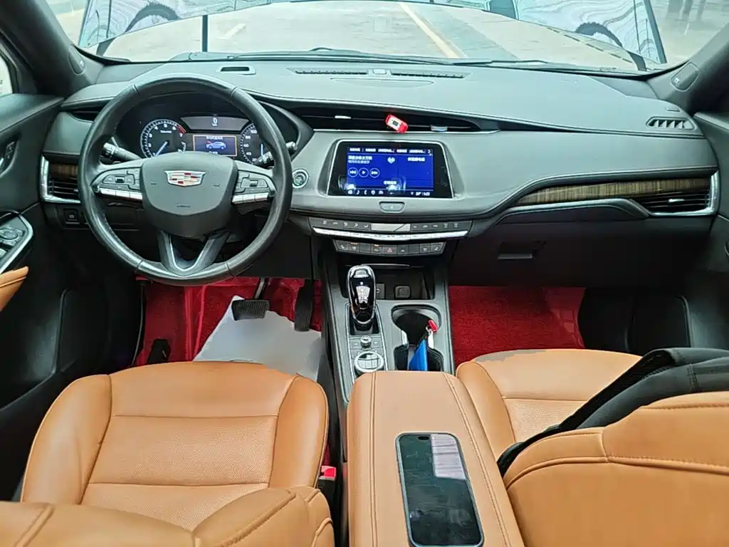 Cadillac XT4 — фото 10