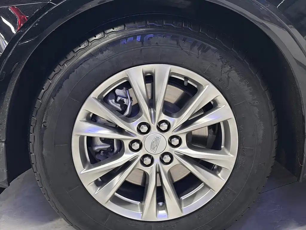 Cadillac XT5 — фото 4