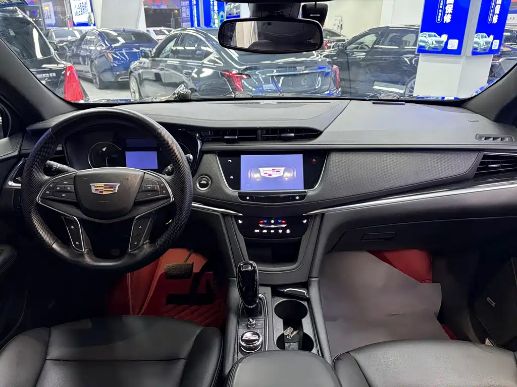 Cadillac XT5 — фото 7