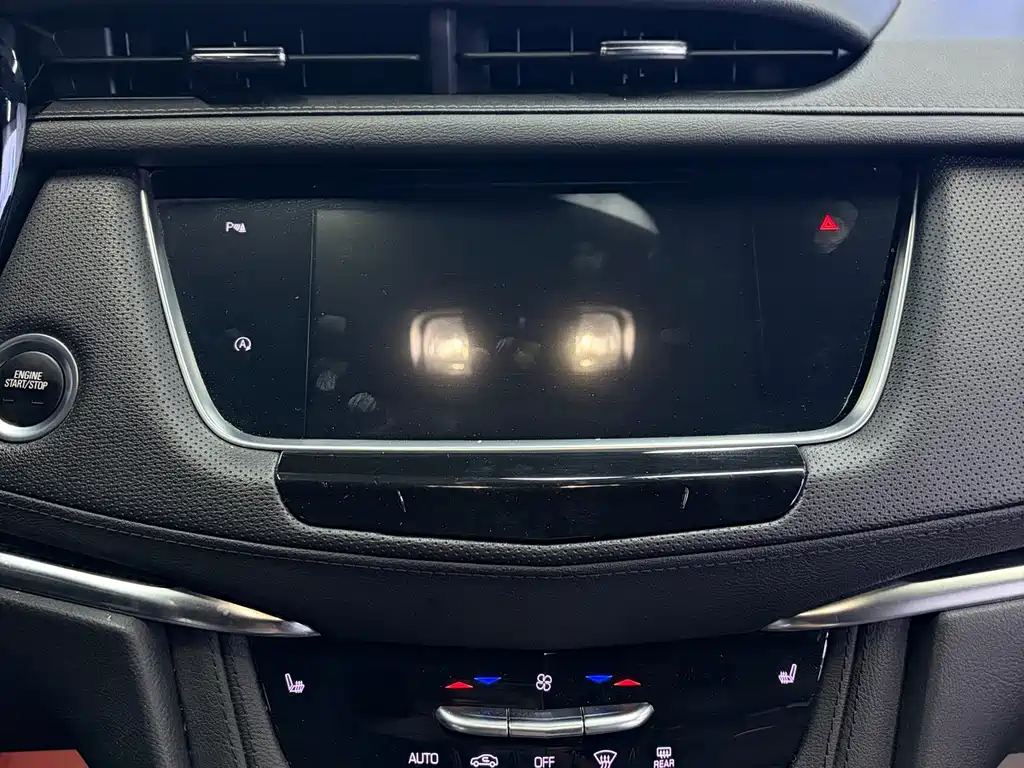 Cadillac XT5 — фото 9