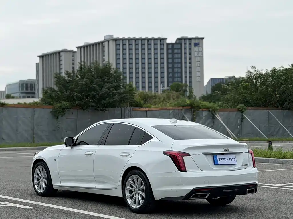 Cadillac CT5 — фото 18