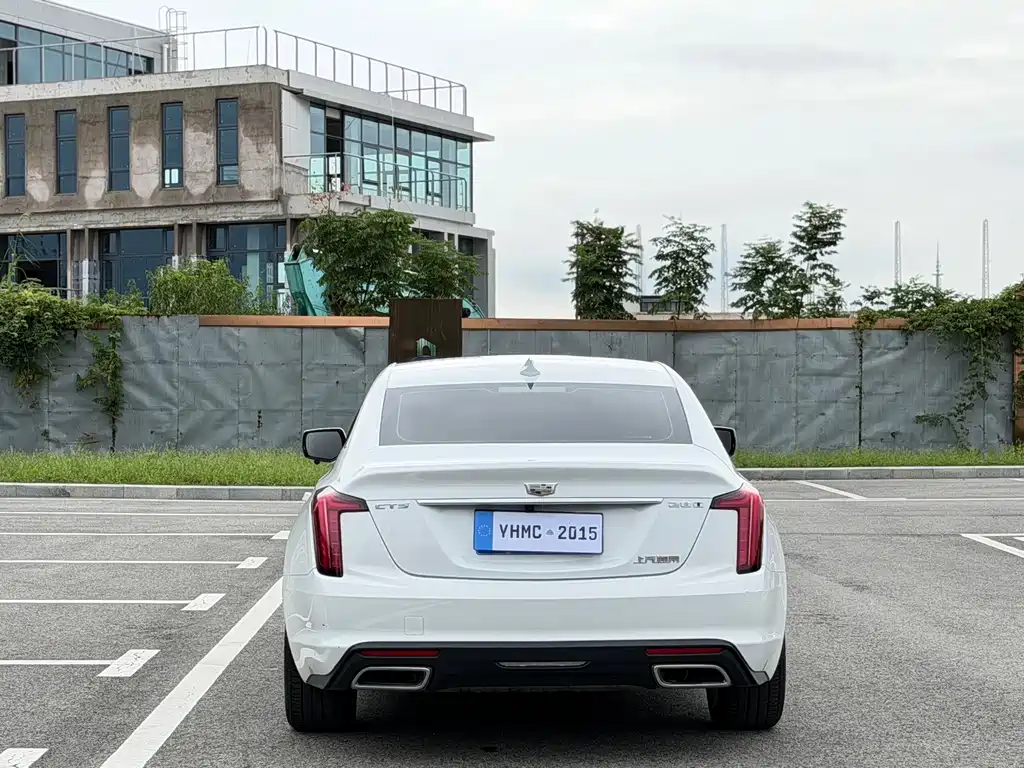 Cadillac CT5 — фото 19