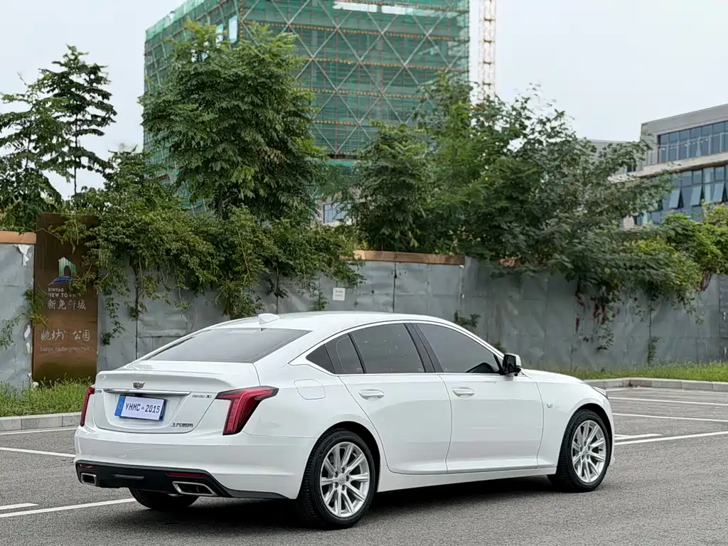 Cadillac CT5 — фото 20
