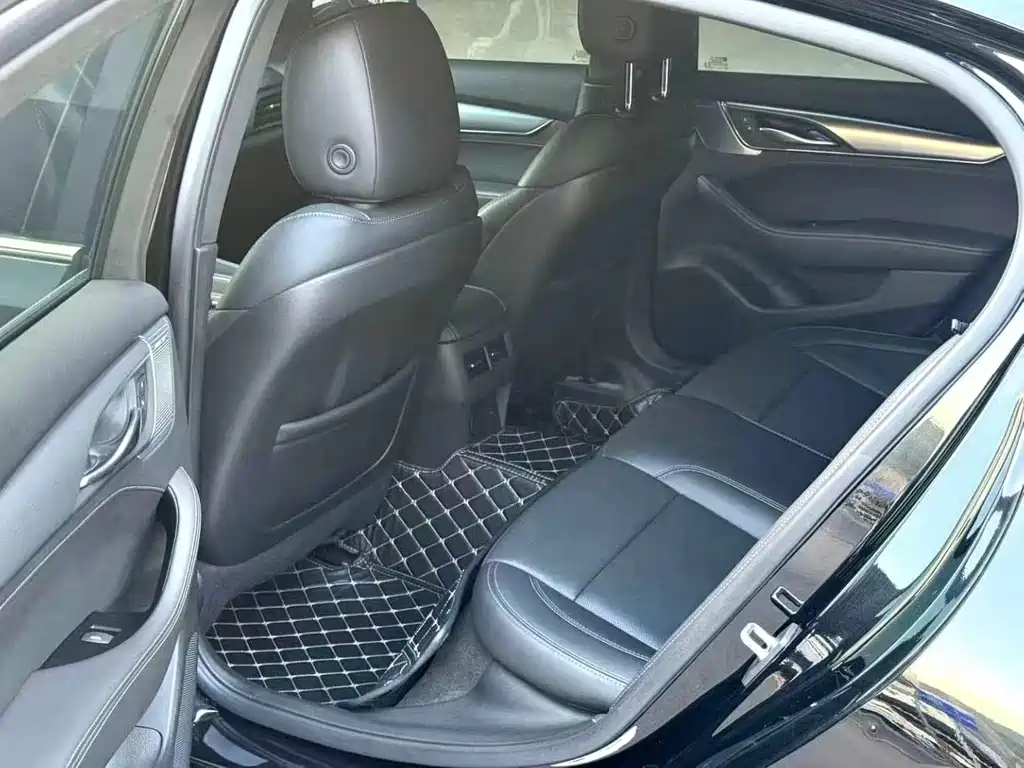 Cadillac CT5 — фото 5