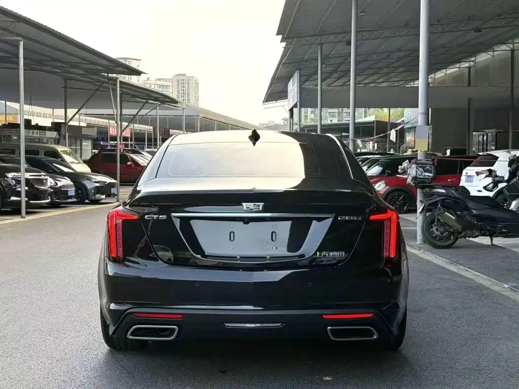 Cadillac CT5 — фото 8