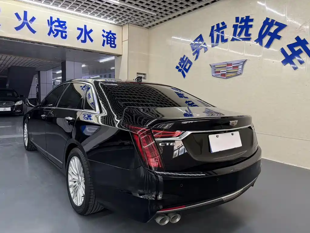 Cadillac CT6 — фото 13