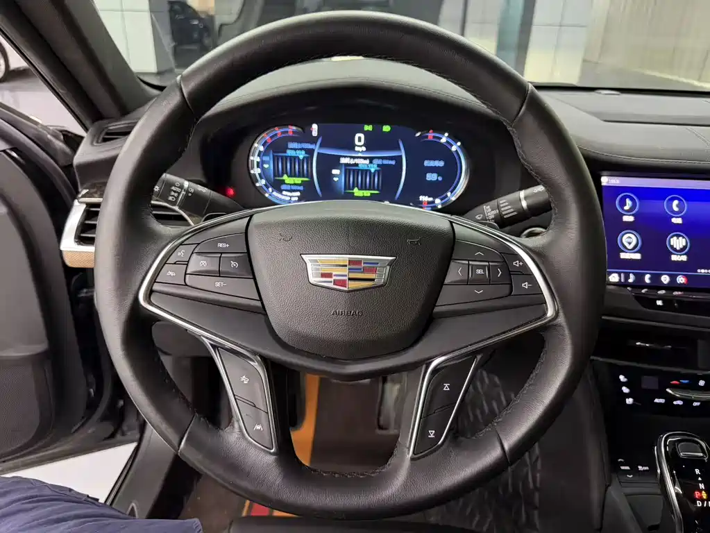 Cadillac CT6 — фото 9