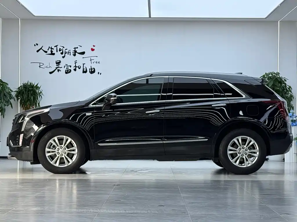 Cadillac XT5 — фото 19