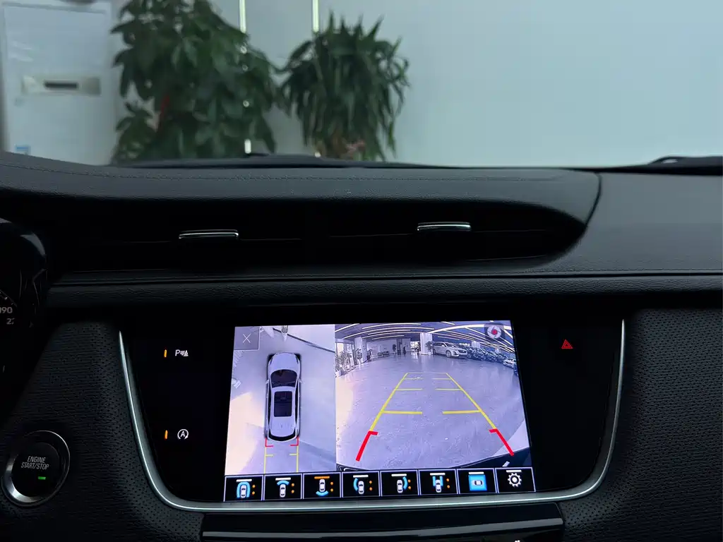 Cadillac XT5 — фото 9