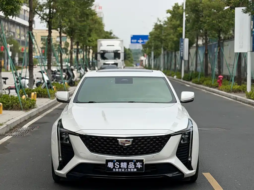Cadillac CT5 — фото 2