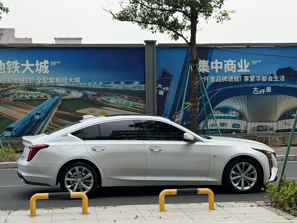 Cadillac CT5 — фото 11