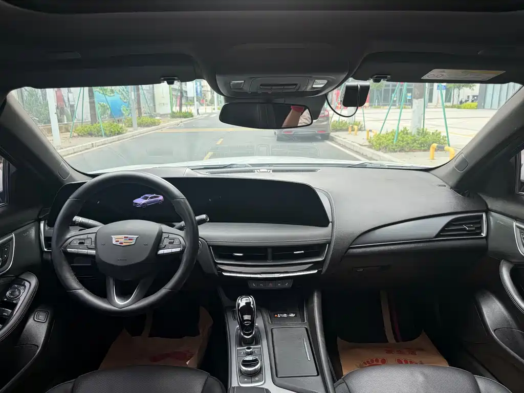 Cadillac CT5 — фото 4