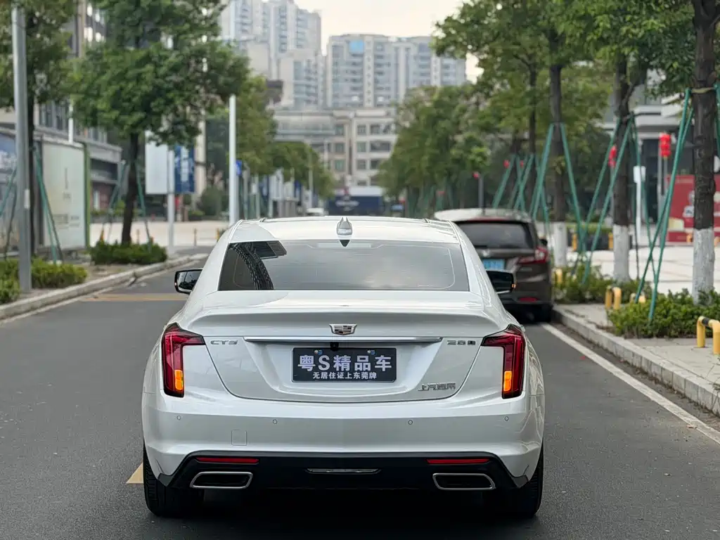 Cadillac CT5 — фото 9