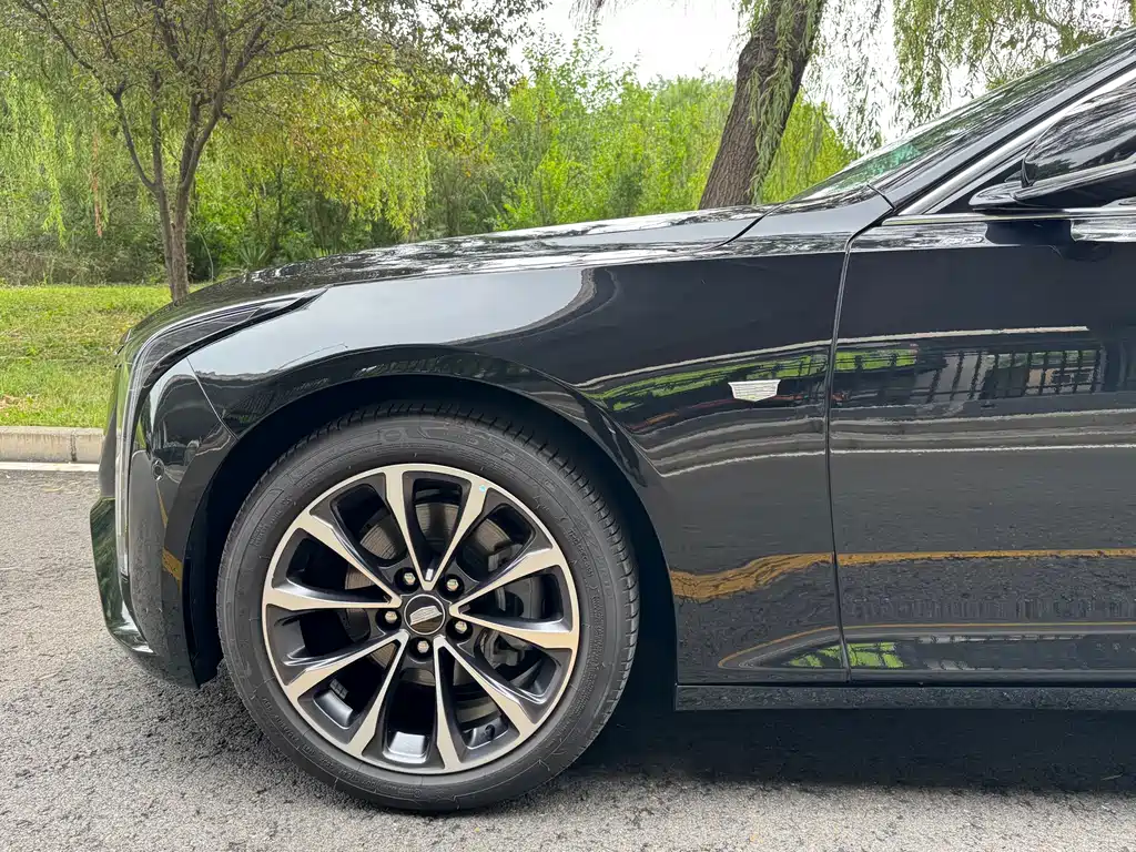 Cadillac CT5 — фото 5