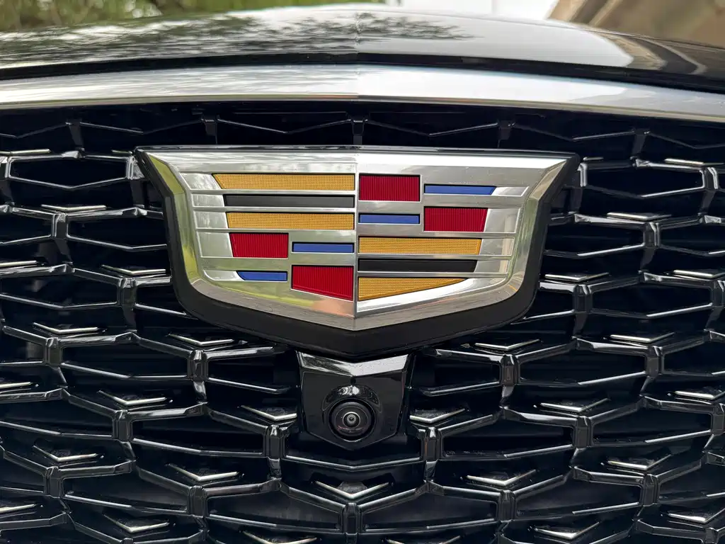 Cadillac CT5 — фото 7