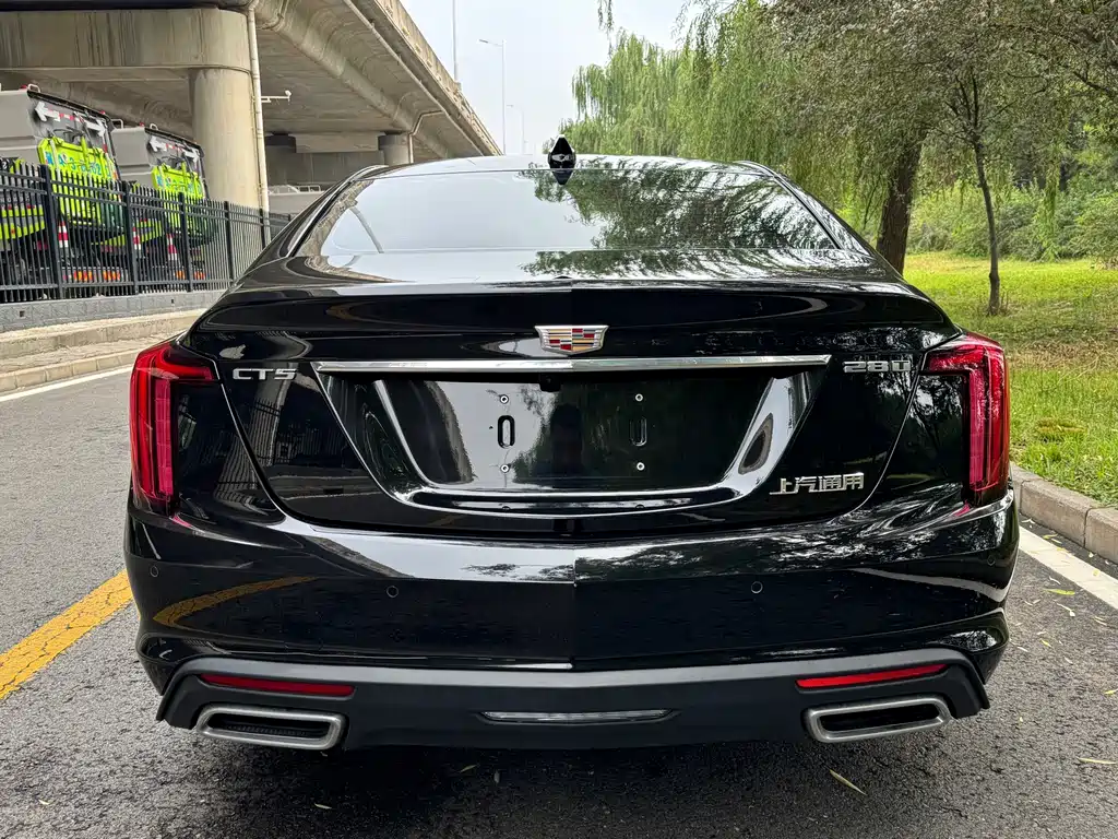 Cadillac CT5 — фото 9