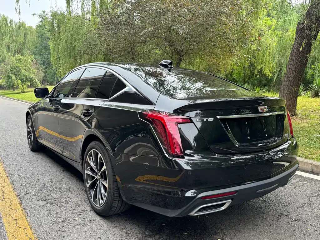 Cadillac CT5 — фото 10