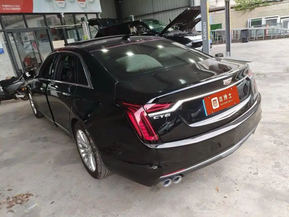 Cadillac CT6 — фото 7
