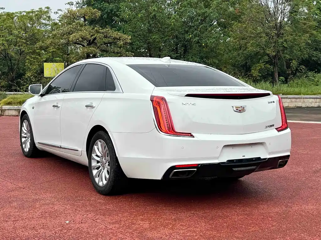 Cadillac XTS — фото 4