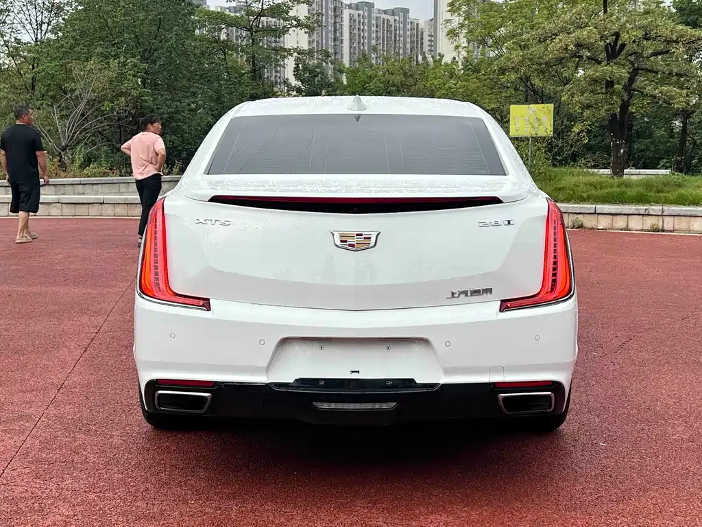 Cadillac XTS — фото 5